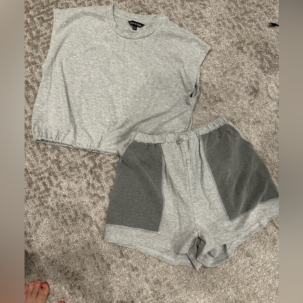 Strut & Brut grey shorts set- size S NWOT